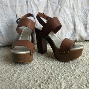 a.n.a chunky heel, size 6.5, brown